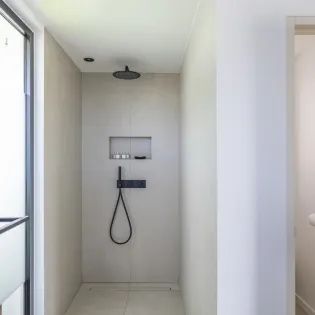 7.2 amalur primary bathroom