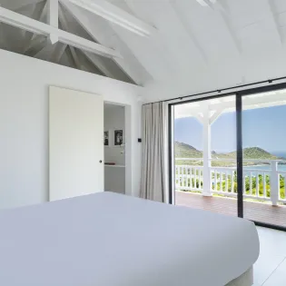 8.4 amalur primary bedroom