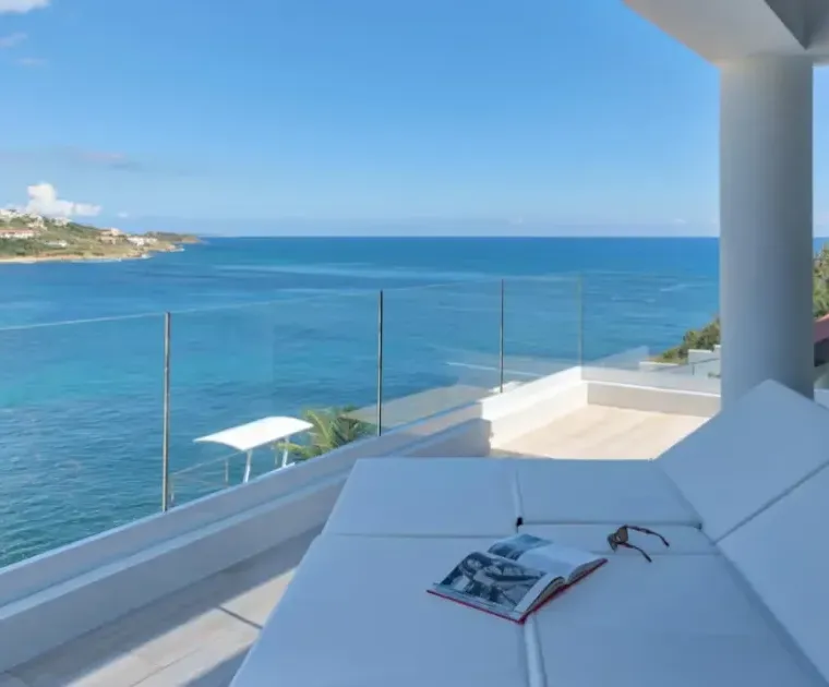 featured amalia main trigger